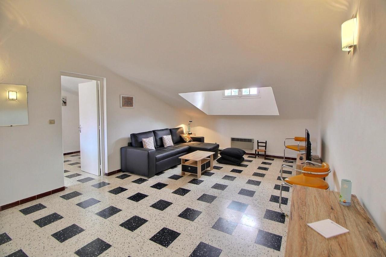 Meuble Trois Etoiles Au Premier Etage D'Une Maison Typique Saint-Cyprien  Exterior photo